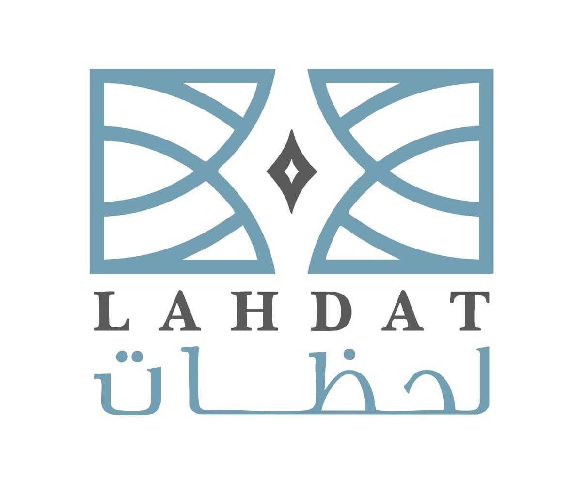 لحظات logo